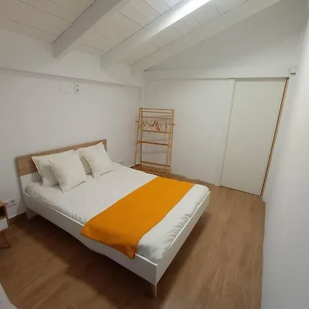 La Casa De Cristina, 30 Personas *