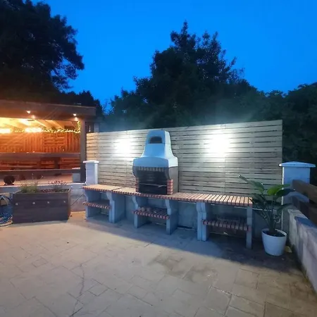 La Casa De Cristina, 30 Personas