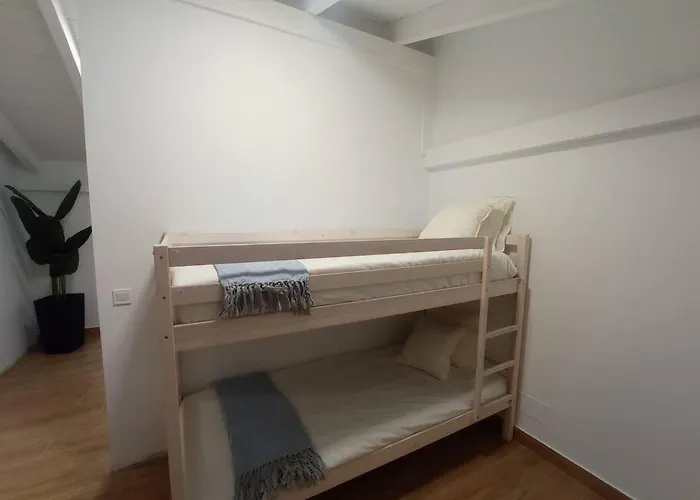 La Casa De Cristina, 30 Personas Holiday home El Dueso