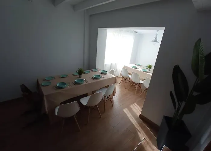 La Casa De Cristina, 30 Personas * El Dueso