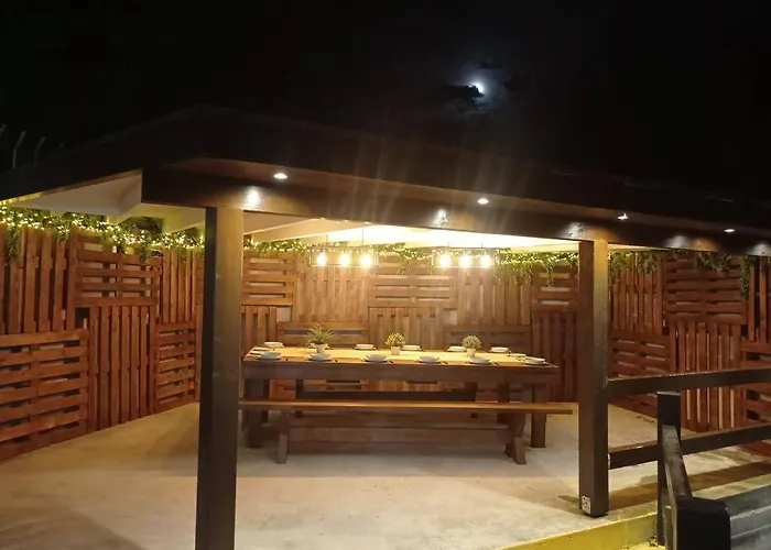 La Casa De Cristina, 30 Personas *