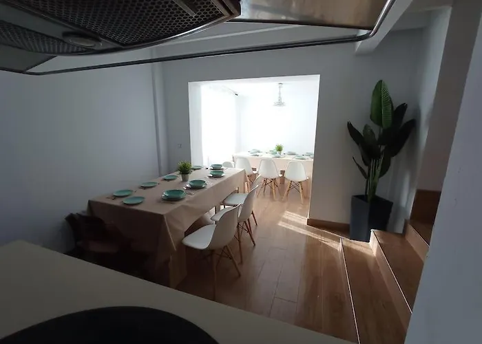 La Casa De Cristina, 30 Personas Holiday home El Dueso