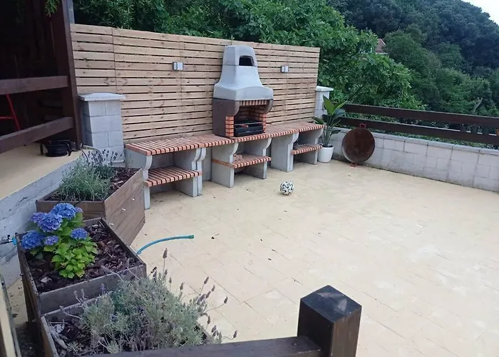 La Casa De Cristina, 30 Personas Holiday home El Dueso